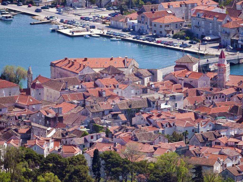 Apartment & Room Ursa Trogir Eksteriør bilde